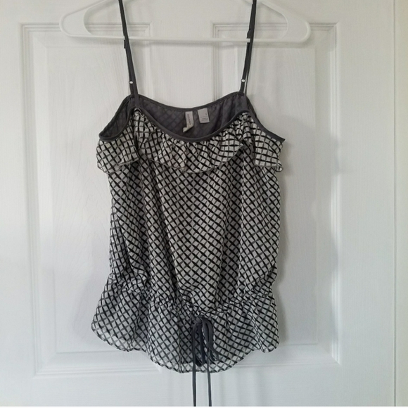 Bundle| Sleevless Tops - Picture 5 of 10